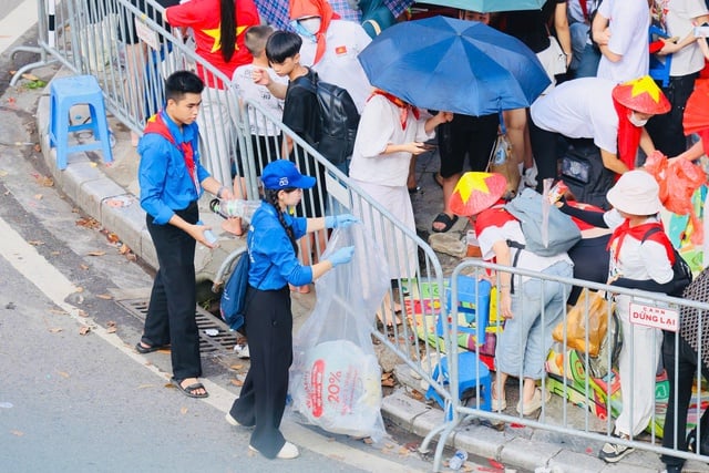 Sức trẻ tình nguyện đồng hành cùng Lễ kỷ niệm diễu binh, diễu hành A80- Ảnh 18.