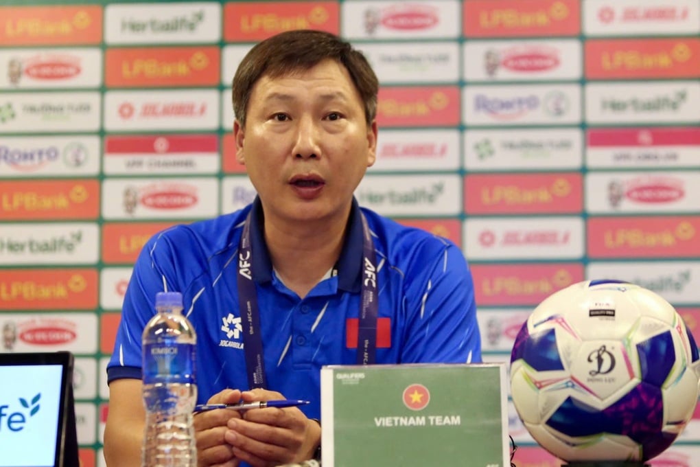 HLV Kim Sang Sik loại cầu thủ Việt kiều trước vòng loại U23 châu Á - 1