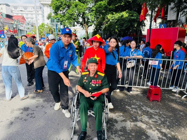 Sức trẻ tình nguyện đồng hành cùng Lễ kỷ niệm diễu binh, diễu hành A80- Ảnh 6.