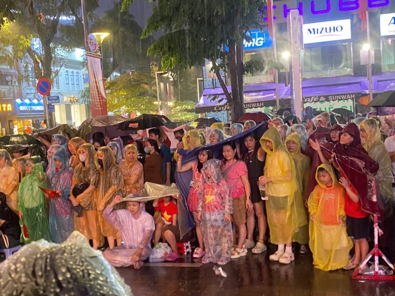 Programul artistic „Steaua Independenței” aprinde mândria în orașul Ho Chi Minh -0