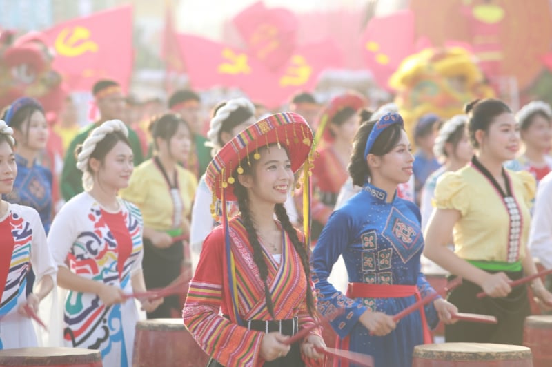 ពណ៌​សិល្បៈ​ក្នុង​ក្បួន​ដង្ហែ​វីរៈ​យុទ្ធ​បុណ្យ​ជាតិ-០