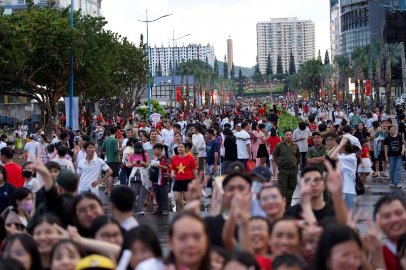 Programul artistic „Steaua Independenței” aprinde mândria în orașul Ho Chi Minh -0