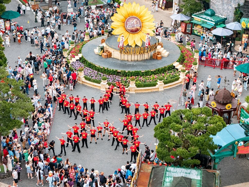Sun Paradise Land តំបន់ចំនួនបី រួមគ្នាប្រកបដោយមោទនភាព ដើម្បីអបអរសាទរខួបលើកទី 80 នៃទិវាជាតិវៀតណាម