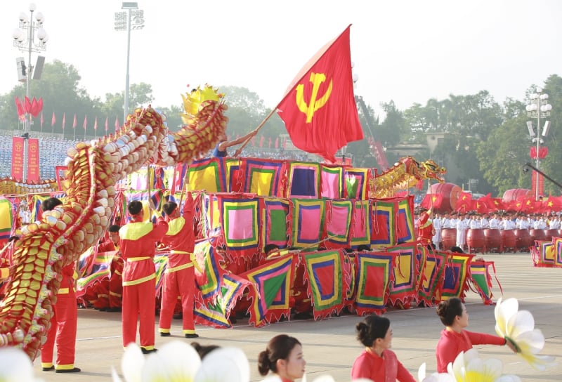 ពណ៌​សិល្បៈ​ក្នុង​ក្បួន​ដង្ហែ​វីរៈ​យុទ្ធ​បុណ្យ​ជាតិ-៨
