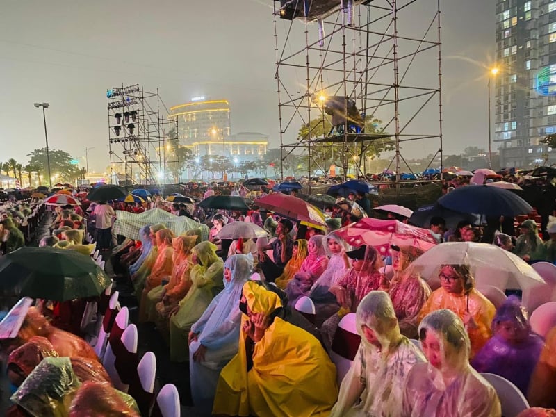Programul artistic „Steaua Independenței” aprinde mândria în orașul Ho Chi Minh -0