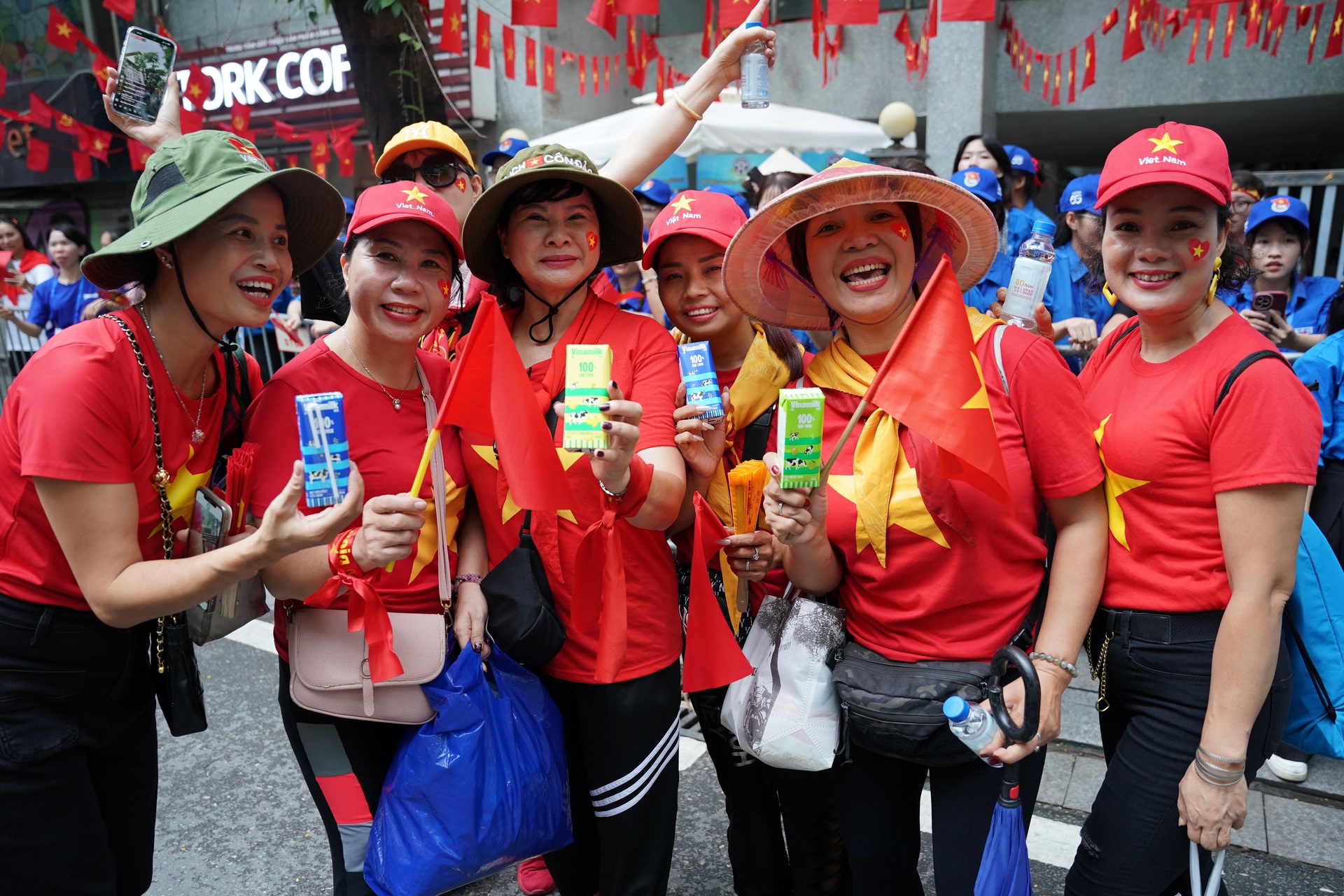 Vinamilk tiếp dinh dưỡng cho lực lượng diễu binh, người dân dự đại lễ 80 năm Quốc khánh - 11