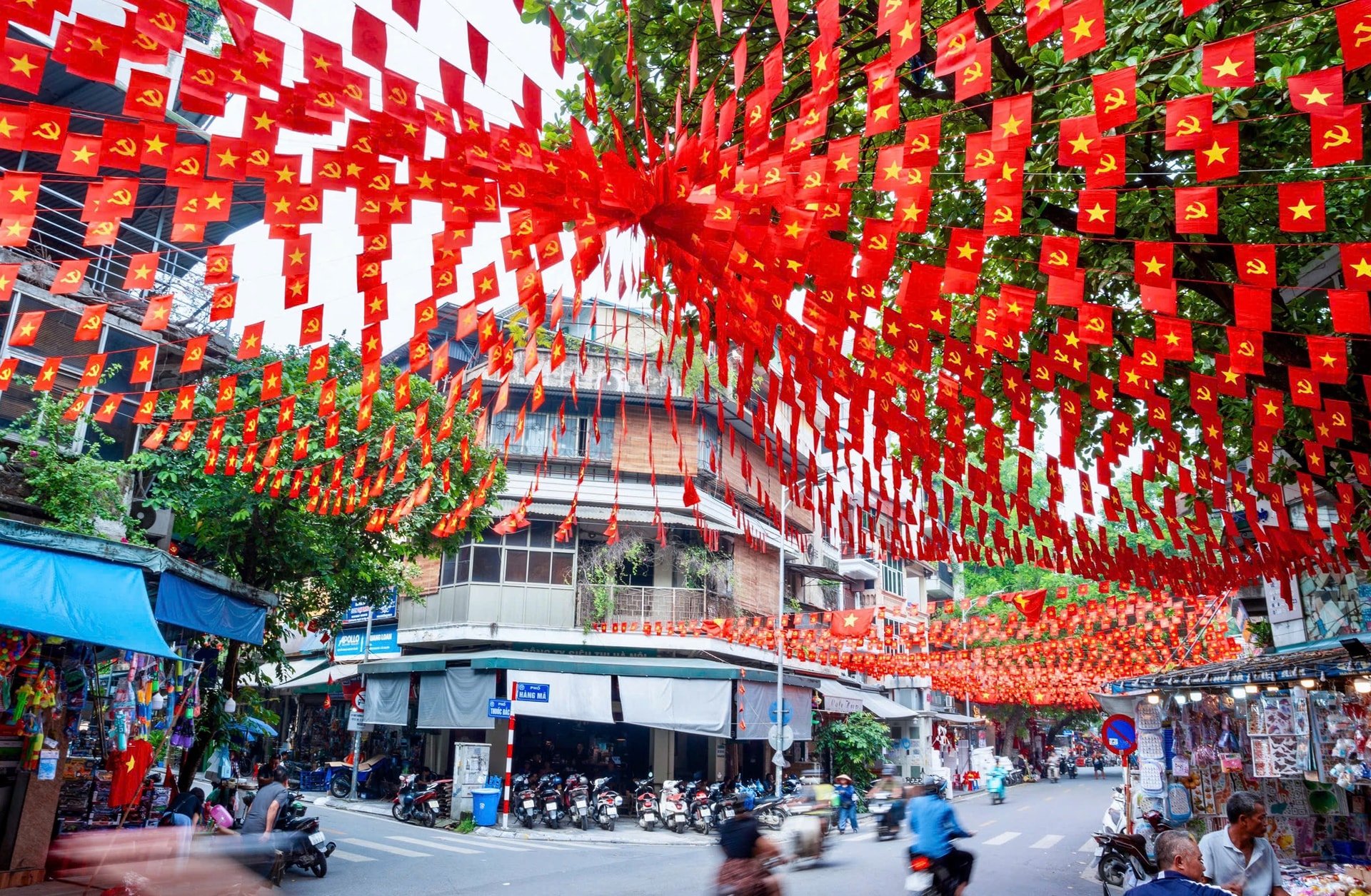 Pho Co Ha Noi គឺជាទីក្រុងដ៏មមាញឹក ជាមួយនឹងឧទ្យានជាតិដ៏ធំ និងកំពុងស្វាគមន៍ខួបលើកទី 80 នៃការបង្កើតសាធារណរដ្ឋសង្គមនិយមវៀតណាម។ 291945-292025-.-anh-quang-thai.jpg