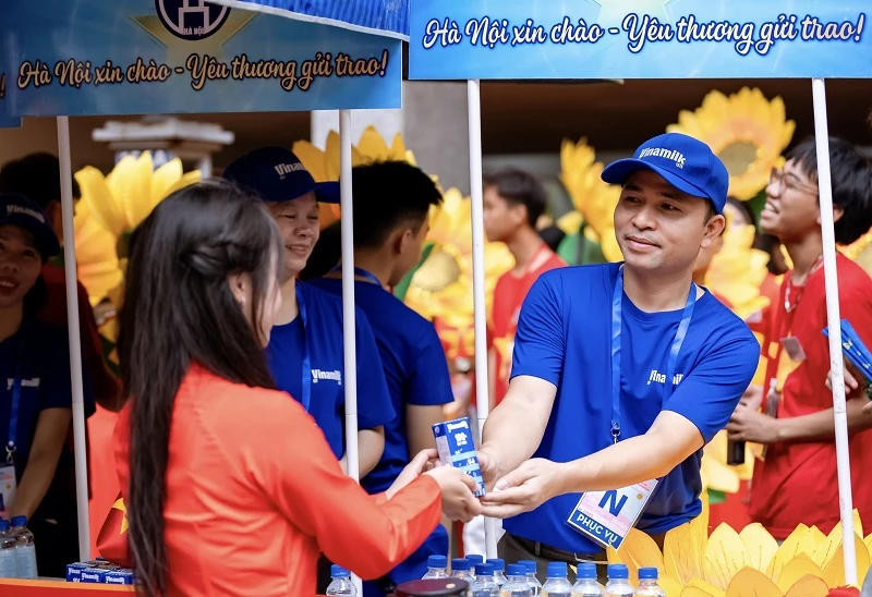 ផលិតផល Vinamilk ជិត 1 លានគ្រឿងគាំទ្រដល់ការប្រារព្ធទិវាជាតិលើកទី 80 នៅថ្ងៃទី 2 ខែកញ្ញា