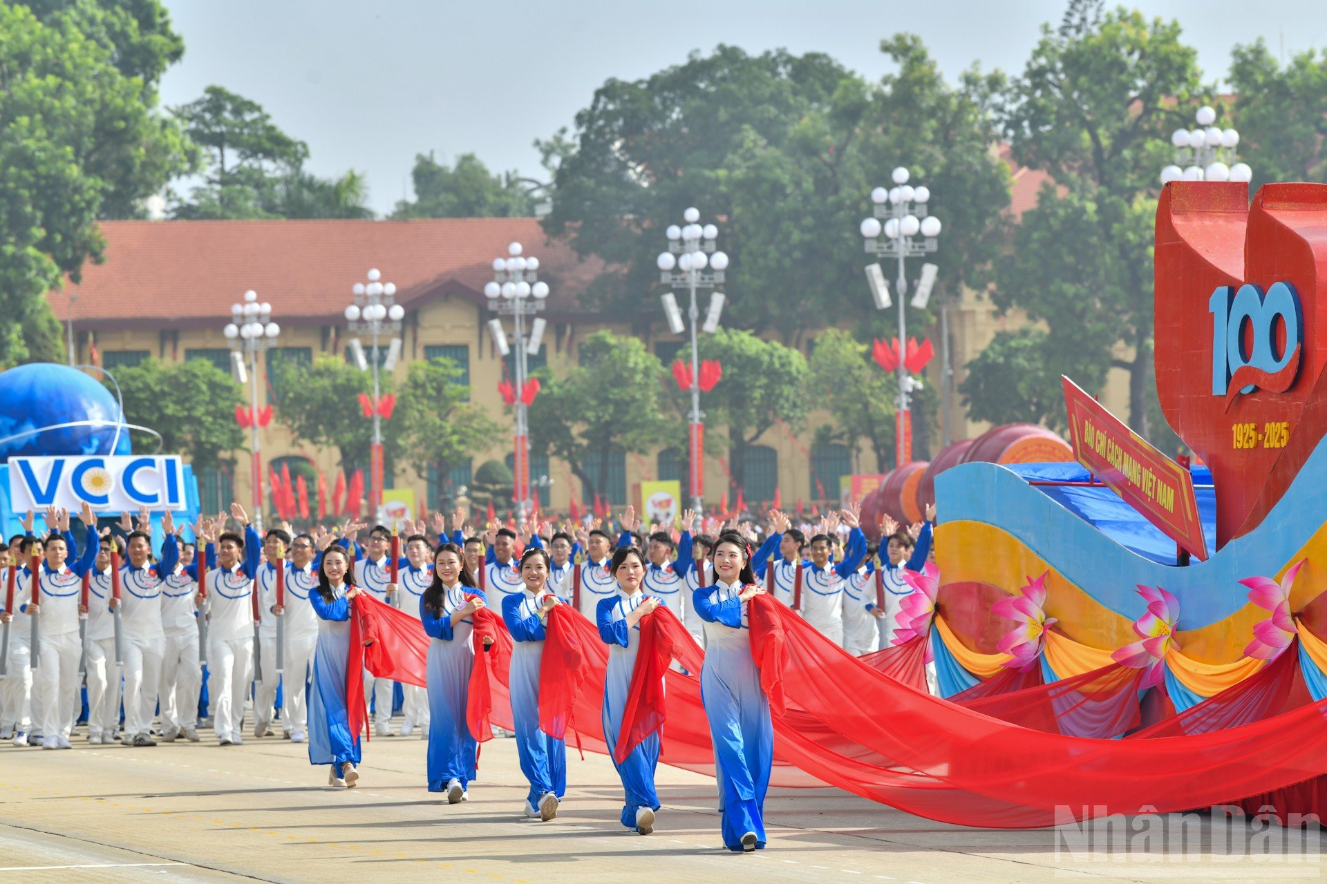 ndo_br_dieu-hanh-13-khoi-bao-chi-cach-mang.jpg