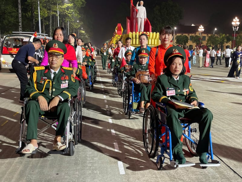 Cựu chiến binh xúc động khi được Công an TP Hà Nội hỗ trợ tham dự A80 -0