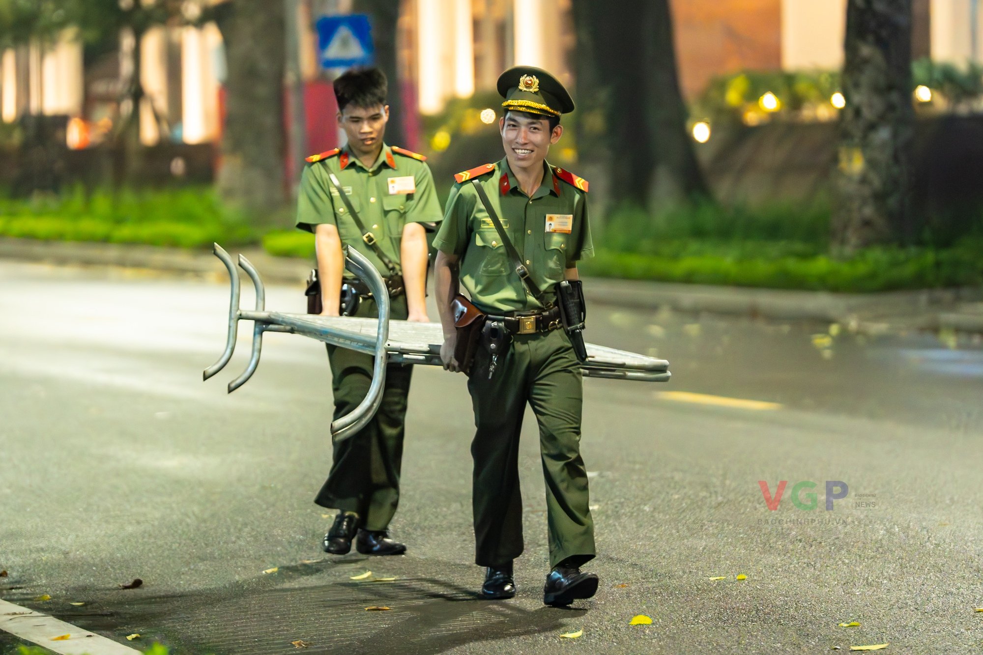 Chùm ảnh: “Một đêm không ngủ” hân hoan đón chờ Đại lễ A80 của dân tộc- Ảnh 9.
