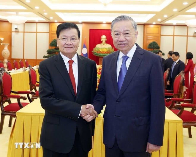 Tổng Bí thư Tô Lâm tiếp Tổng Bí thư, Chủ tịch nước Lào Thongloun Sisoulith. (Ảnh: Thống Nhất/TTXVN)