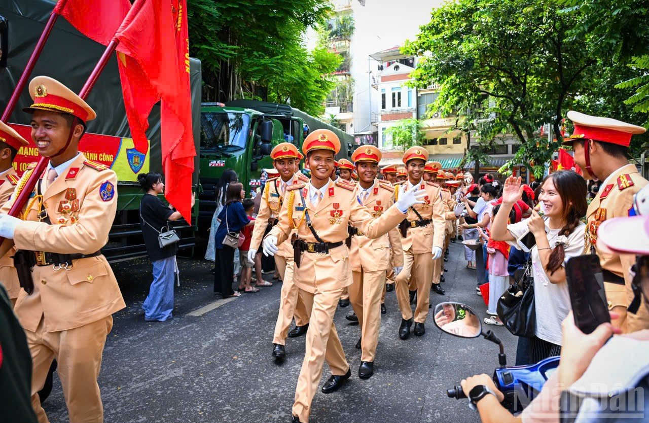 ndo_br_ngocha-chiatay2.jpg