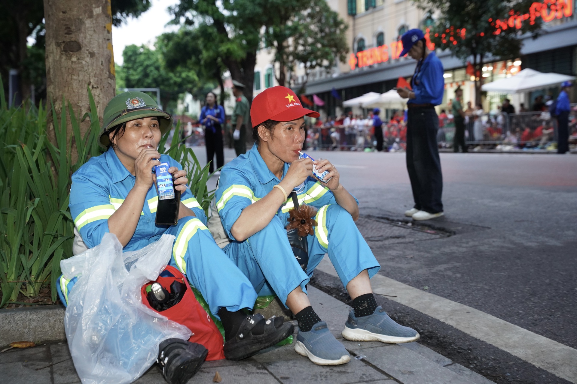 Vinamilk tiếp dinh dưỡng cho lực lượng diễu binh, người dân dự đại lễ 80 năm Quốc khánh - 8