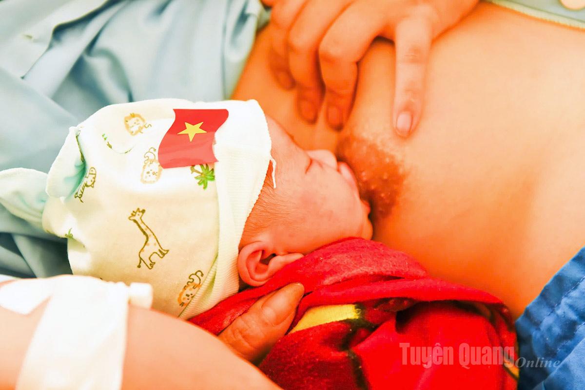 Enligt uppgifter från Ha Giang General Hospital i Tuyen Quang-provinsen har sex små änglar fötts säkert på nationaldagen från klockan 00:00. Foto: Khanh Linh