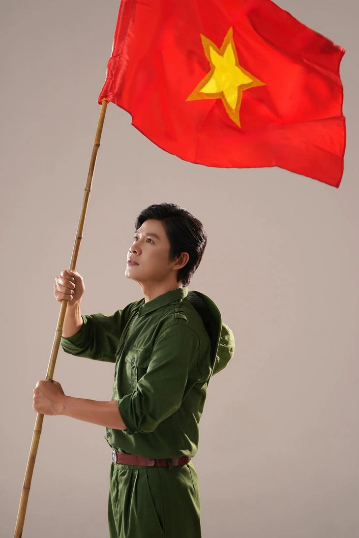 Nguyễn Văn Chung, Mỹ Tâm, Phương Mỹ Chi... rưng rưng tự hào Quốc khánh 2-9 - Ảnh 2.