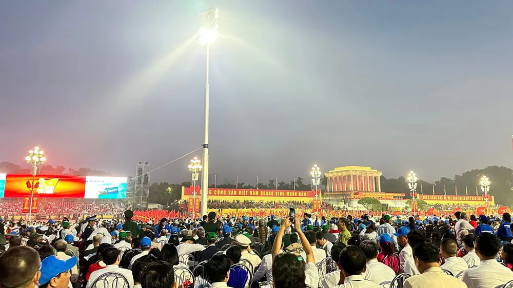 អាកាសធាតុ ២-៩ ហាណូយ ស្ងួត មេឃស្រឡះ