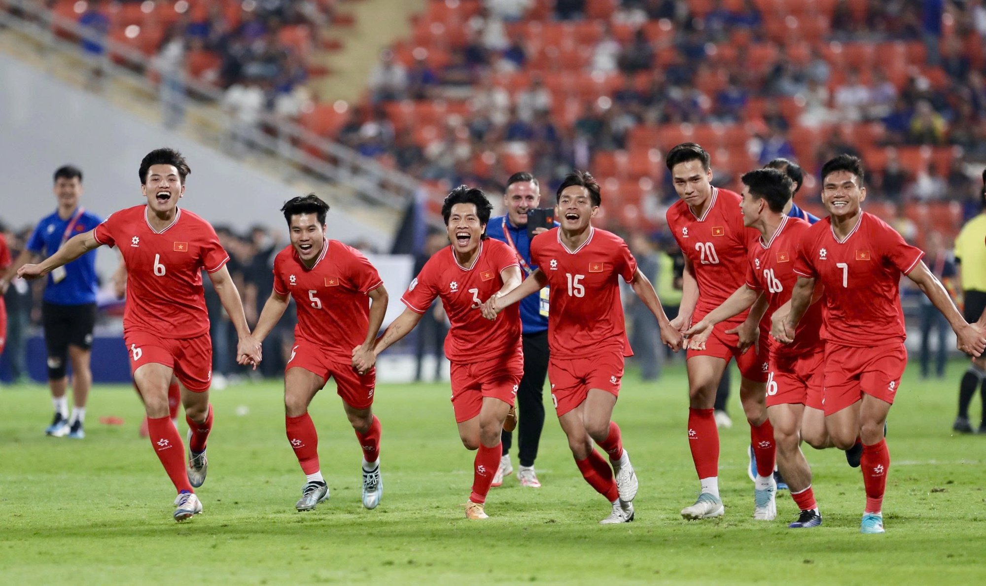 Đội tuyển Việt Nam ‘tấn công’ vào bảng xếp hạng FIFA - Ảnh 1.