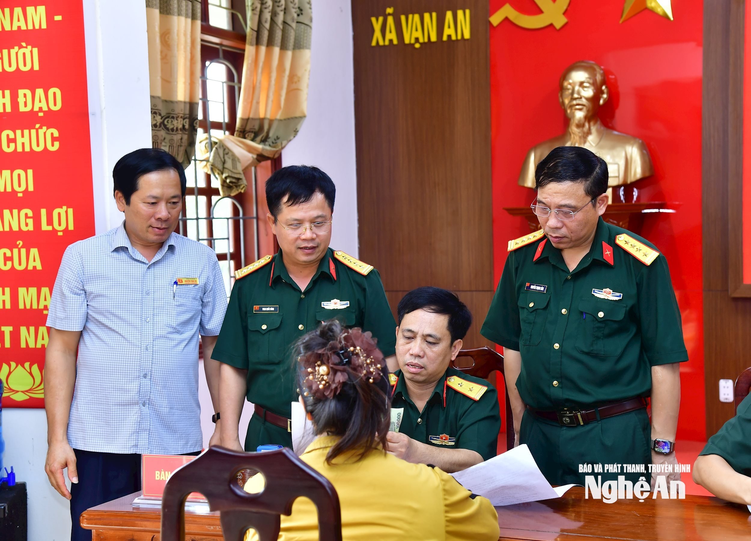 រូបថត ២