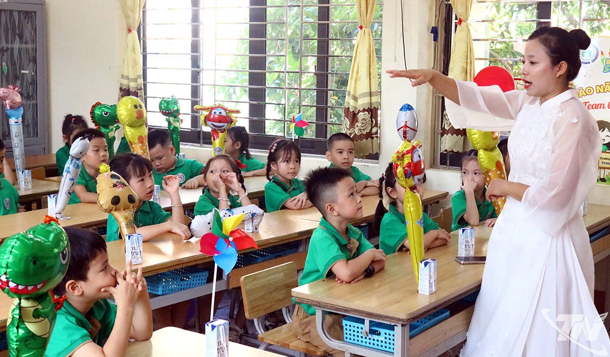 សាលារៀនគឺជាបរិយាកាសអប់រំដ៏ល្អសម្រាប់អនាគតពលរដ្ឋនៃប្រទេស។