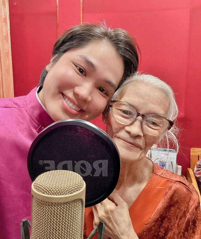 Nghệ sĩ Hoàng Thanh được NSND Lệ Thủy, NS Bo Bo Hoàng hun đúc tinh thần- Ảnh 4.