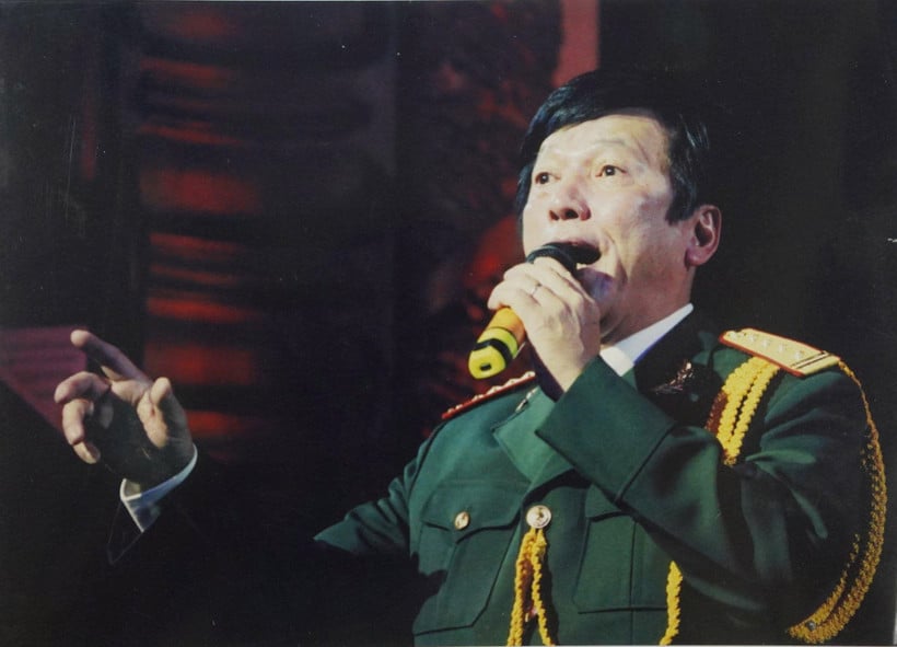 Nghệ sĩ Nhân dân Dương Minh Đức đã để lại nhiều dấu ấn trên các sân khấu ca nhạc và giảng đường Trường đại học Văn hóa nghệ thuật quân đội.