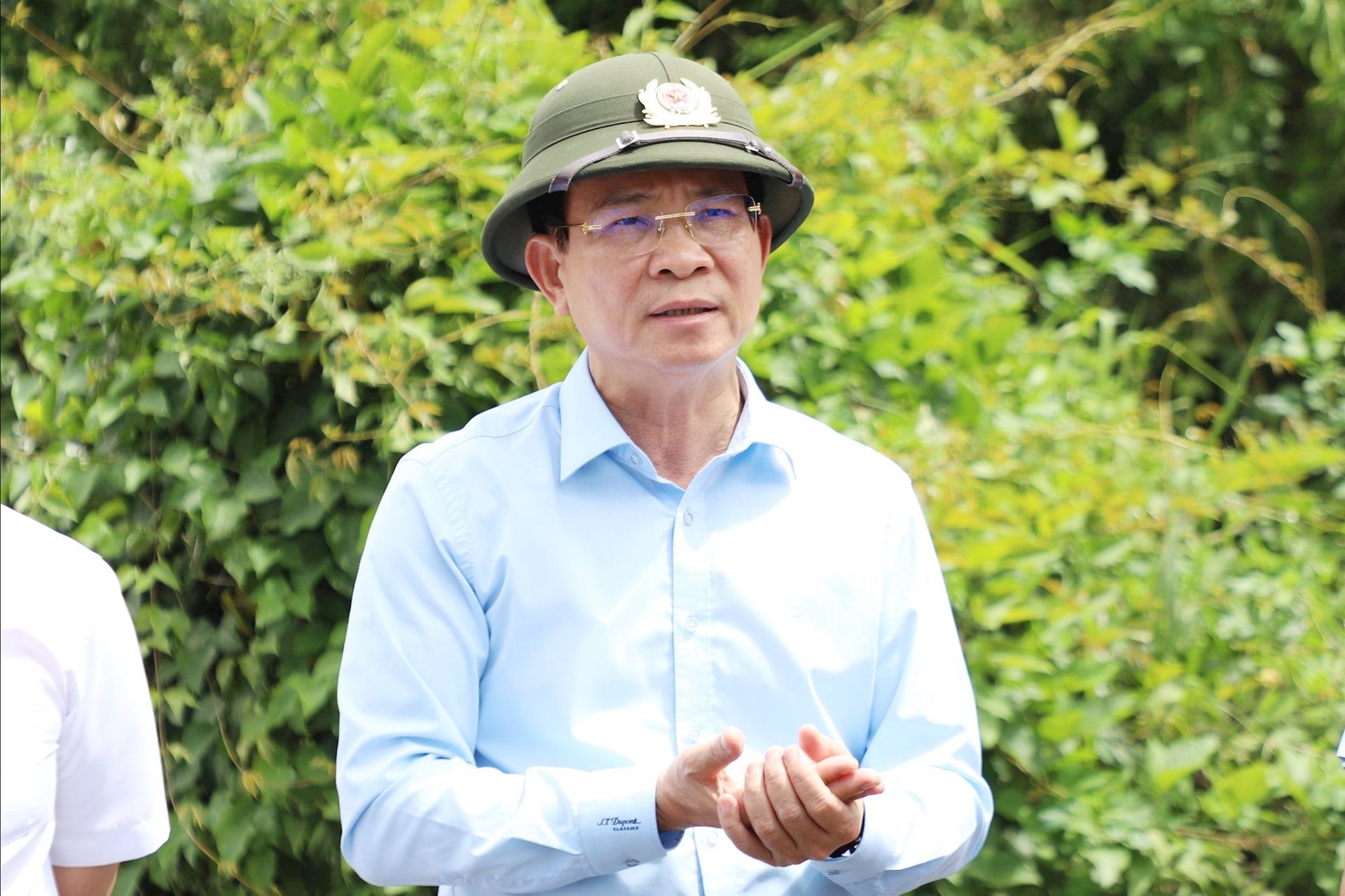 សមមិត្ត Ho Van Muoi ប្រធានគណៈកម្មាធិការប្រជាជនខេត្ត Lam Dong បានស្នើឱ្យមន្ទីរ សាខា និងមូលដ្ឋានបំពេញផែនការ និងបង្កើតលក្ខខណ្ឌអំណោយផលដើម្បីទាក់ទាញវិនិយោគិន។