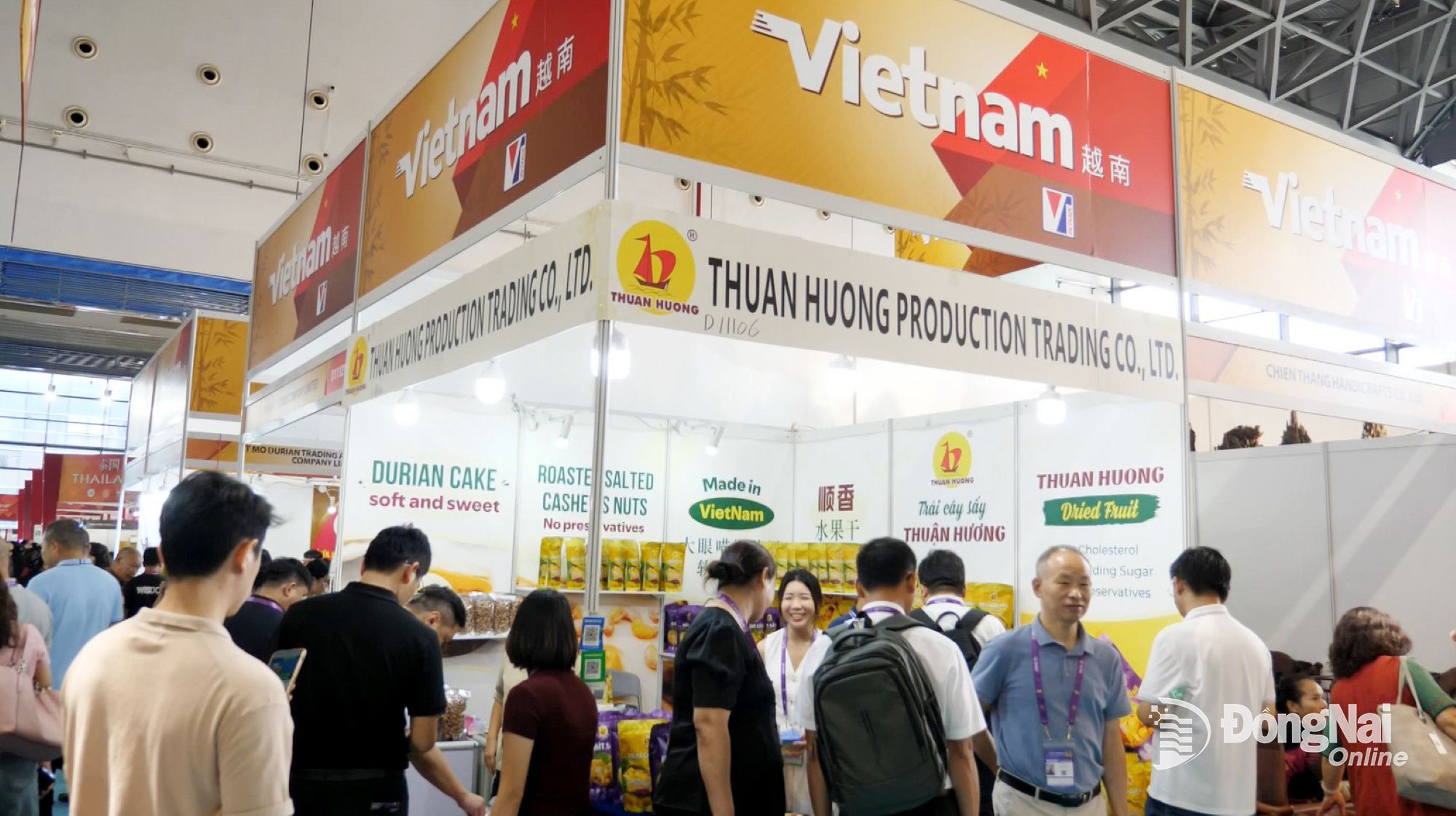 Gian hàng của Công ty TNHH TMSX Thuận Hương (xã Thống Nhất) tại CAEXPO 2025. Ảnh: Xuân Lượng
