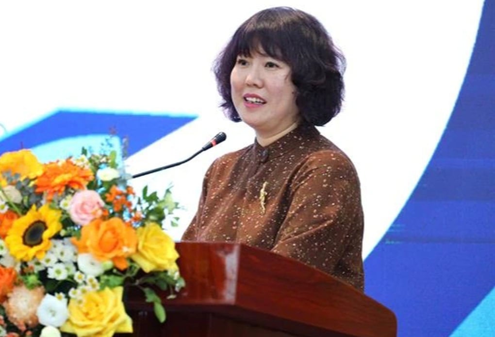 Dạy môn thể dục, văn, sử, địa bằng tiếng Anh  - 2