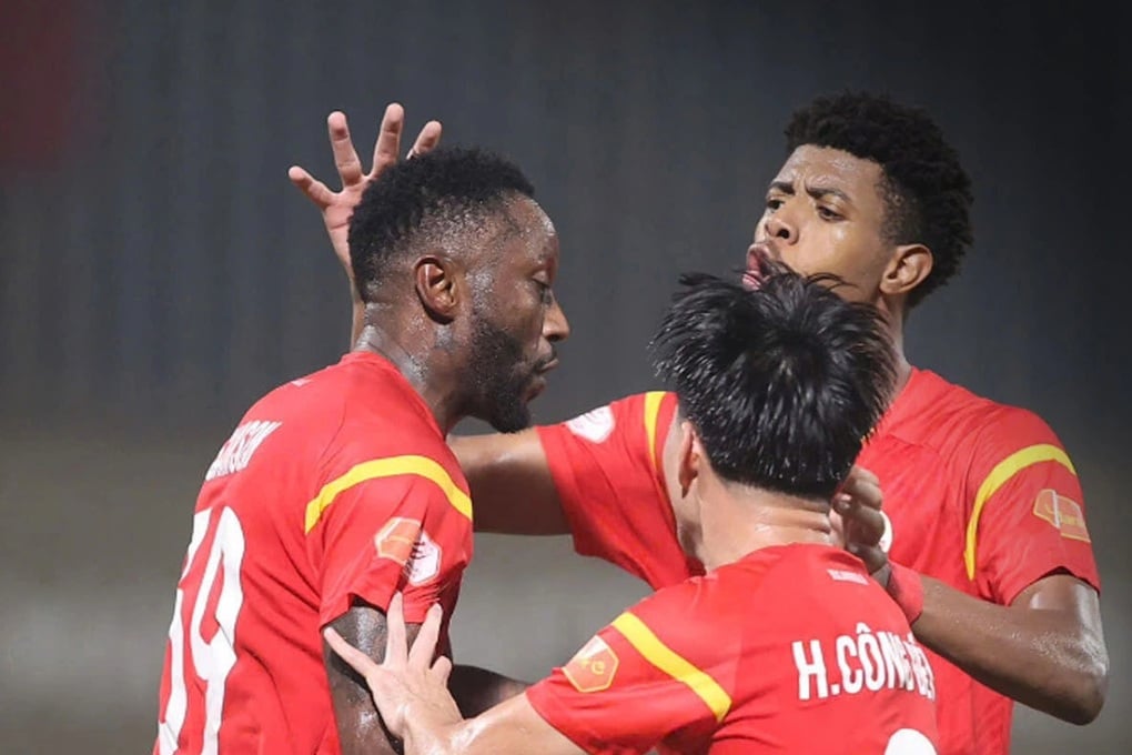 4 đội bóng bất phân thắng bại trong hai trận đấu sớm V-League - 1