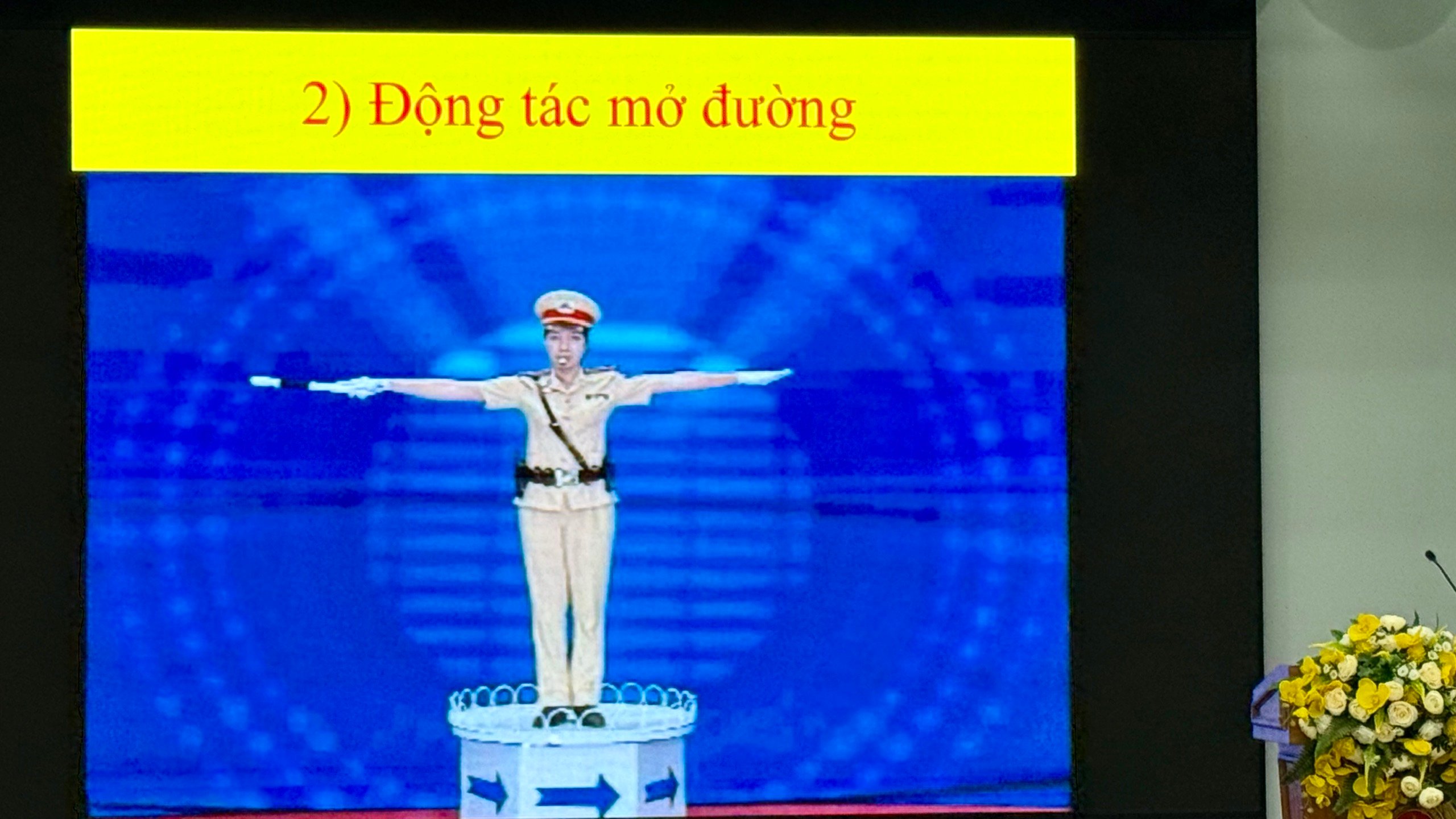 Công an xã ở TP.HCM sẽ tham gia điều tiết, xử lý vi phạm cùng CSGT- Ảnh 2.