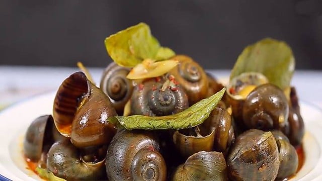 Top món ốc nóng cho ngày thu se lạnh, ăn là "ghiền" - Ảnh 1.