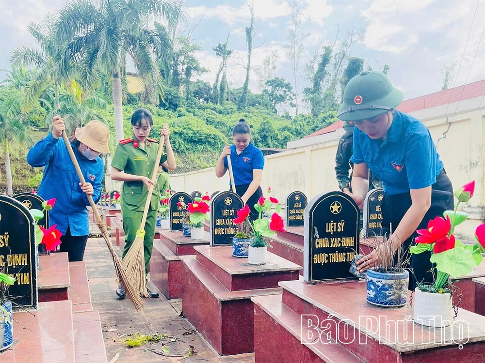 យុវជន ឡាក់ សឺន