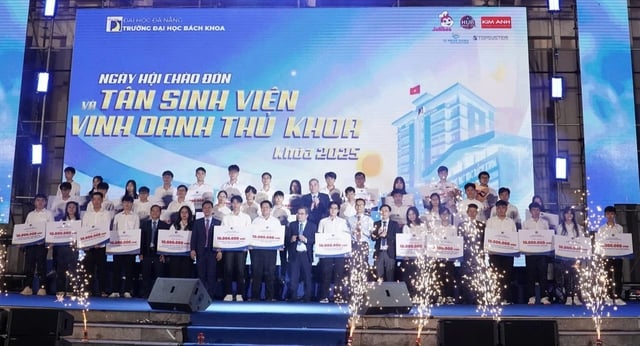 Bách khoa Đà Nẵng: Bùng nổ cảm xúc khi tri thức, công nghệ âm nhạc hòa quyện- Ảnh 1.