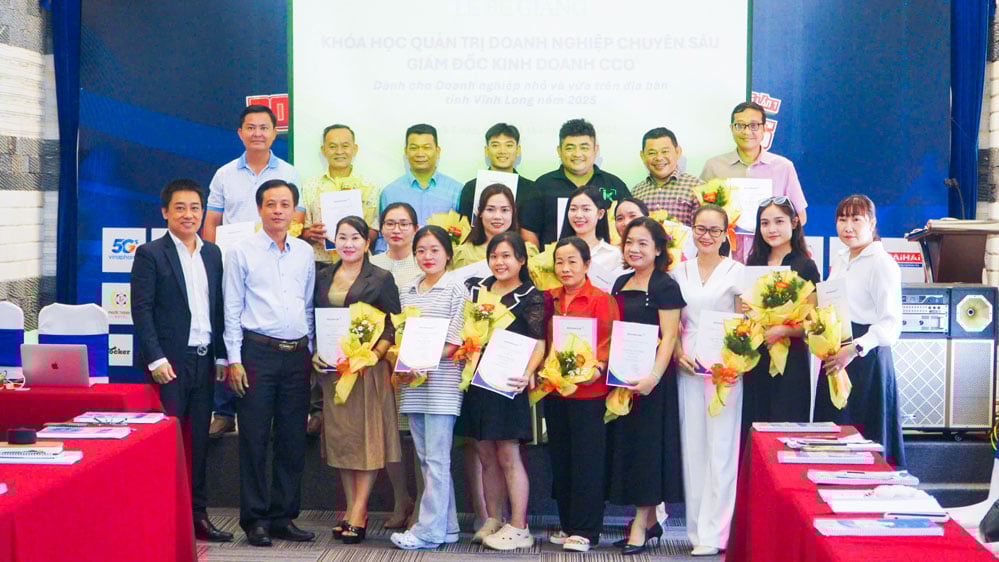Bế giảng lớp “Giám đốc kinh doanh (CCO) khóa 1”.