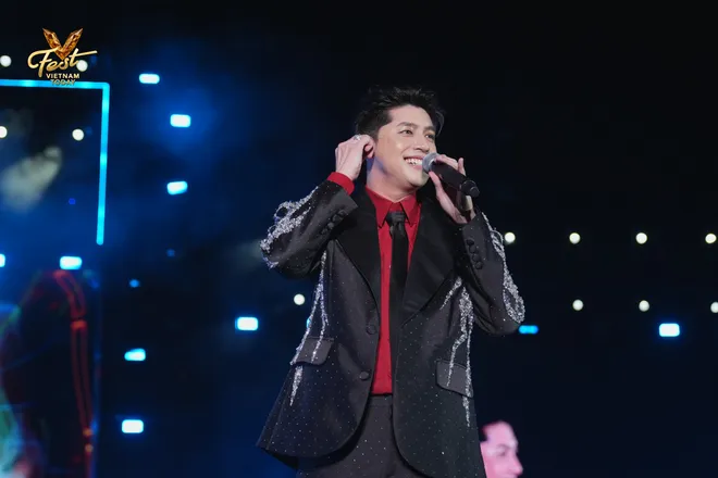 Với "Đổi thay", "Lặng thầm", "Đùa anh đau đấy", "Thương em là điều anh không thể ngờ", "Tôi là một ngôi sao", Noo đã đã mang đến cái kết không thể trọn vẹn hơn cho V Fest – Vietnam Today.
