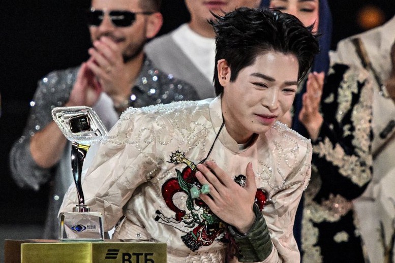 [動画] ベトナム代表が「Phu Dong Thien Vuong」の歌でIntervision 2025チャンピオンシップに優勝 - 写真2。