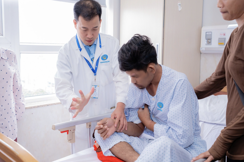 Chàng trai 26 tuổi nguy kịch, tưởng mất cánh tay và 3 ngày tìm lại tự sống - 3