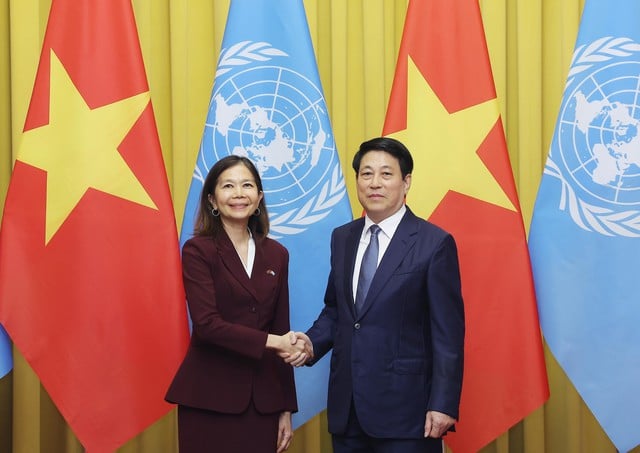 - រូបថត ១.