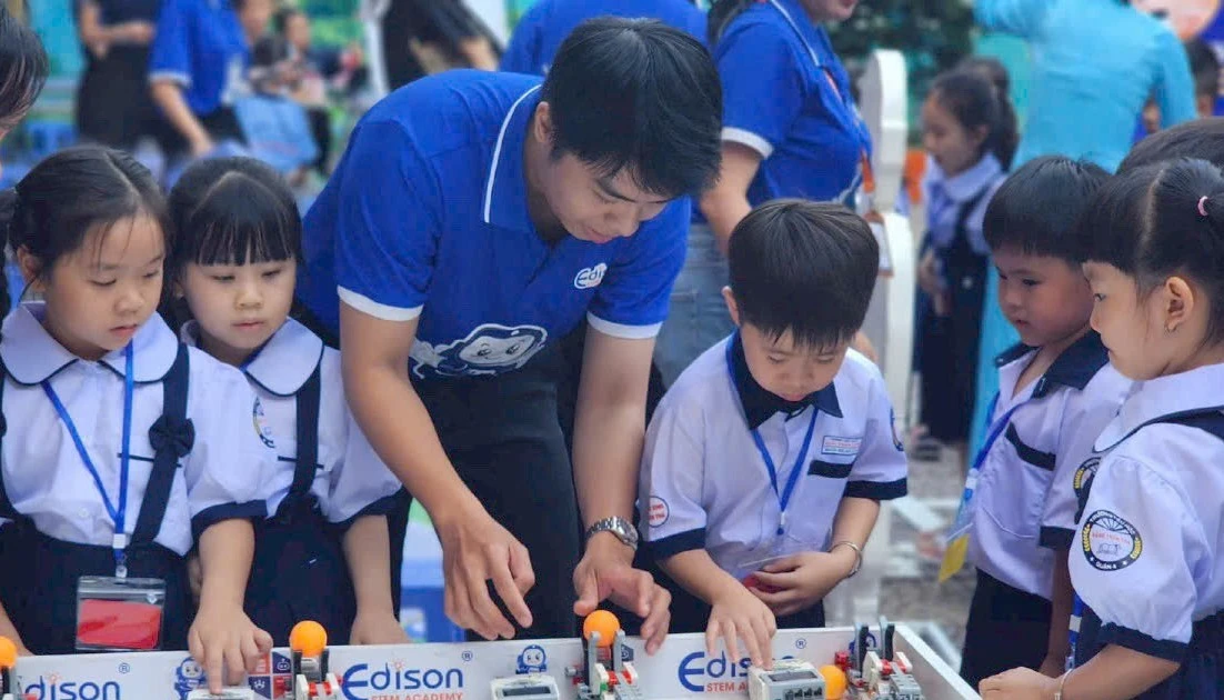 Triển khai nhiệm vụ năm học mới: Phát triển đội ngũ nhà giáo thời đại mới