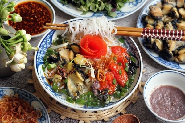 Bật mí cách nấu bún ốc đơn giản mà ngon bất ngờ cho bữa sáng, ăn một lần khó quên - Ảnh 4.