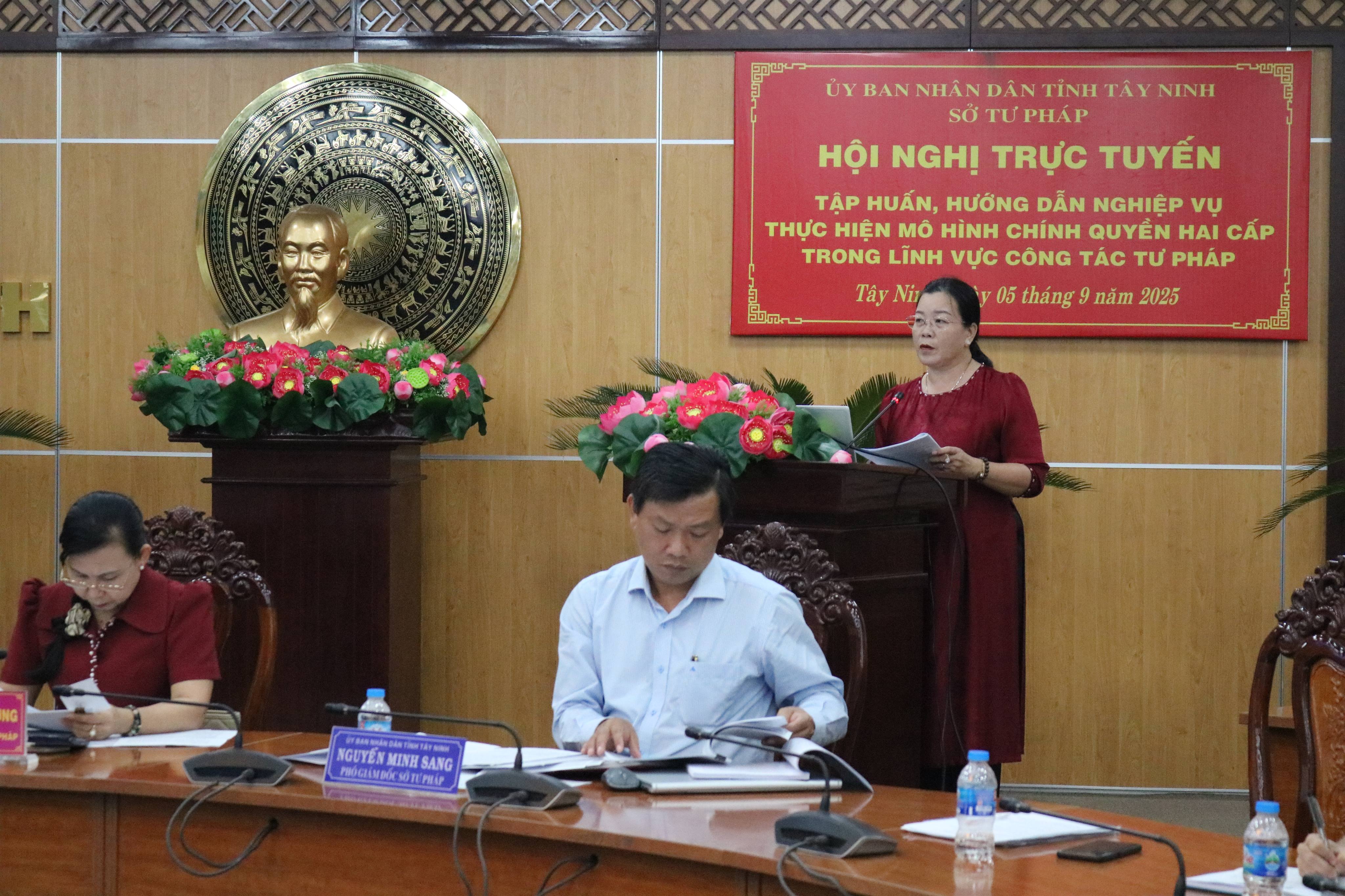 អង់គ្លេស៖ ព័ត៌មាន