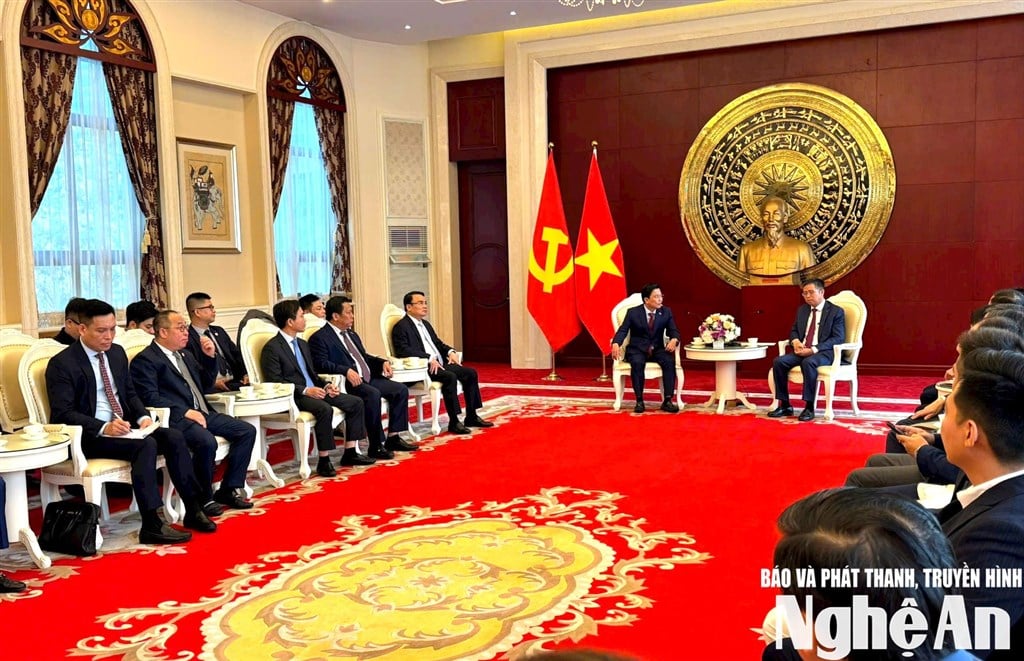 អង់គ្លេស៖ ព័ត៌មាន