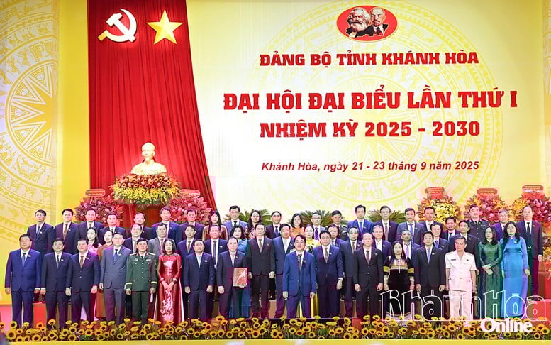 Khai mạc trọng thể Đại hội đại biểu Đảng bộ tỉnh Khánh Hòa lần thứ I, nhiệm kỳ 2025 - 2030- Ảnh 6.