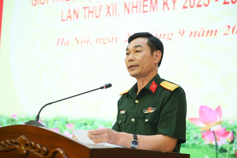 hop-bao-bqp-1781.jpg