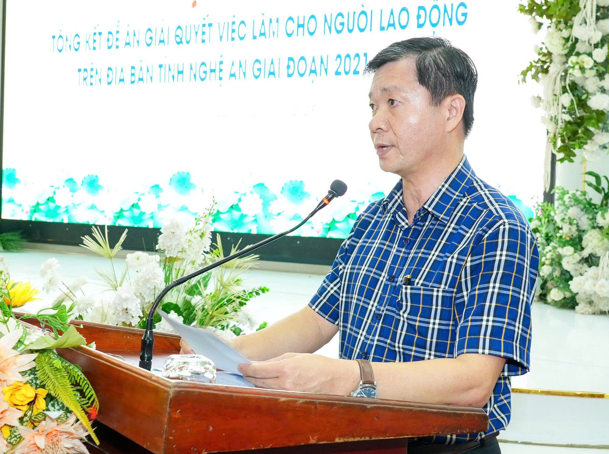 នាយករង Nguyen Khanh Doam នៃមហាវិទ្យាល័យបច្ចេកទេសវៀតណាម-កូរ៉េ ថ្លែងក្នុងសន្និសីទ