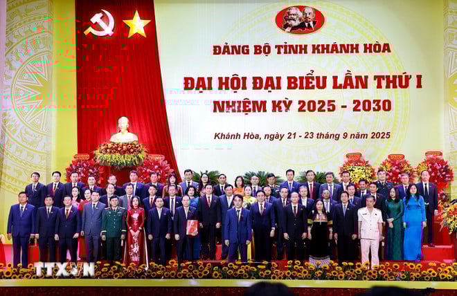 ttxvn-chu-tich-quoc-hoi-dang-bo-tinh-khanh-hoa-20.jpg