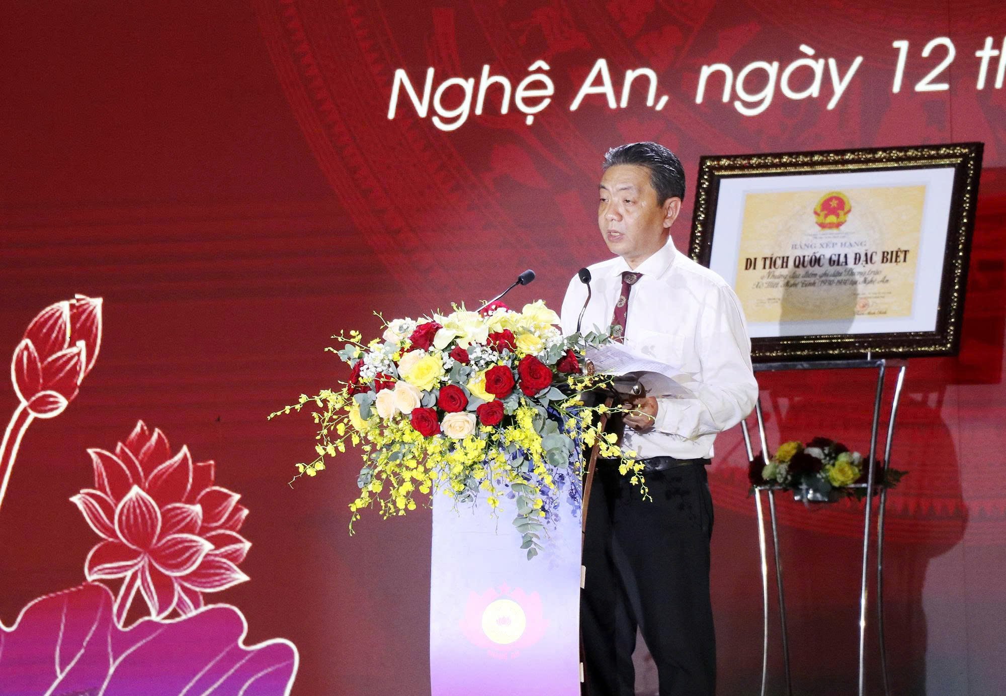 អង់គ្លេស៖ ព័ត៌មាន