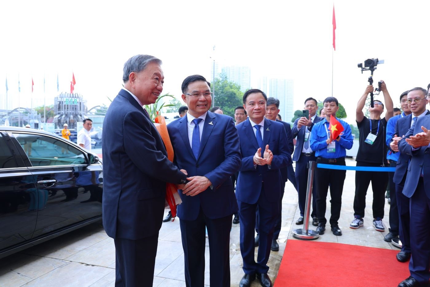 អគ្គលេខាធិការ To Lam រំពឹងថា Petrovietnam នឹងក្លាយជា “ការត្រួសត្រាយ - ឆ្នើម - និរន្តរភាព - ជាសកល”