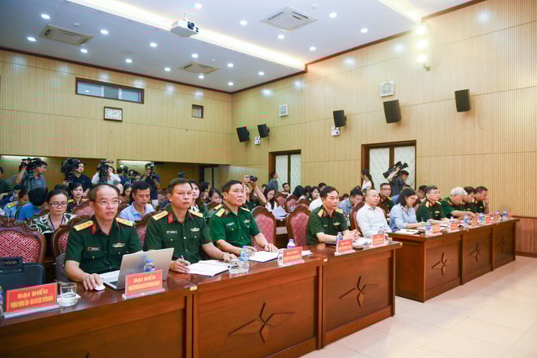 hop-bao-bqp-1692.jpg